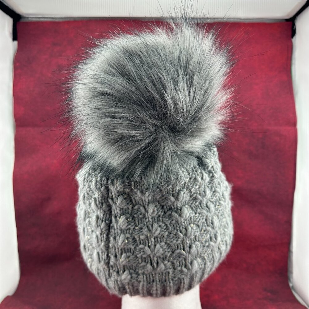 GRAY CABLE KNIT BEANIE WITH FAUX FUR POM POM - Picture 4 of 6
